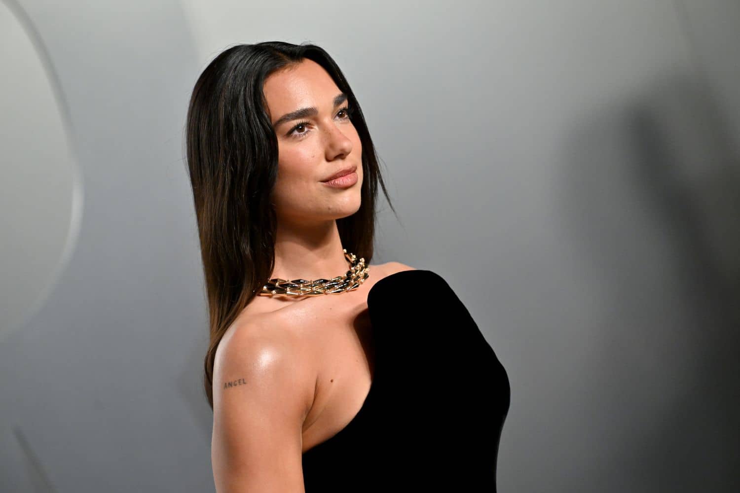 Dua Lipa: Mezi pres të nisë Sunny Hill Festival, shihemi sonte në Prishtinë