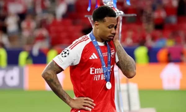 Shitja e fanellave të Arsenalit me emrin e Gabrielit rritet në 350% pas humbjes së penalltisë