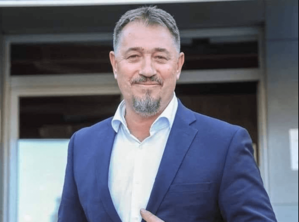 Lushtaku paralajmëron padi ndaj Kurtit
