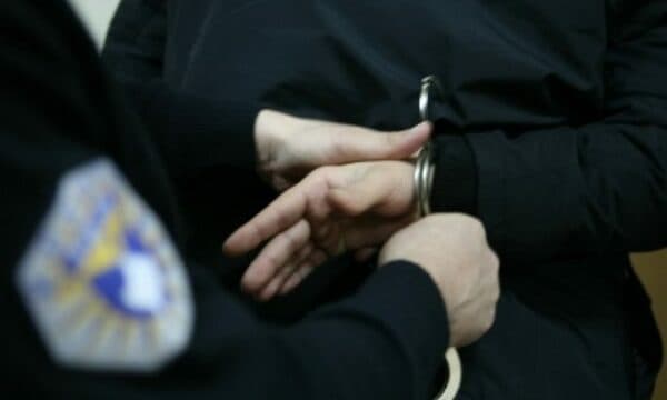 Bastisje në tri lokacione në Graçanicë, arrestohen dy persona