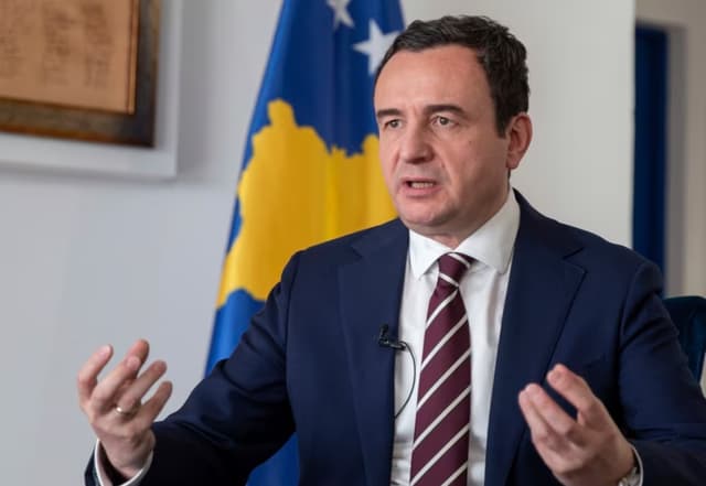 Kurti dënon sulmin ndaj Mehanit: Nuk na trembin, nuk tërhiqemi nga gara politike në asnjë qytet