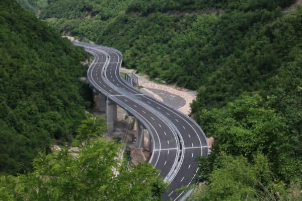 Të hënën s’ka kufizim të qarkullimit për automjetet me mbi 20 tonë