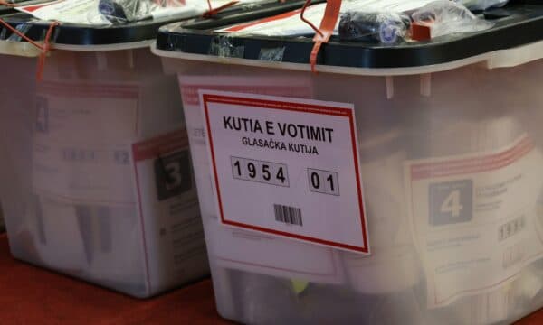 Numërohen mbi gjysma e votave për deputetë, këta janë kandidatët që kanë siguruar ulëse në Kuvend